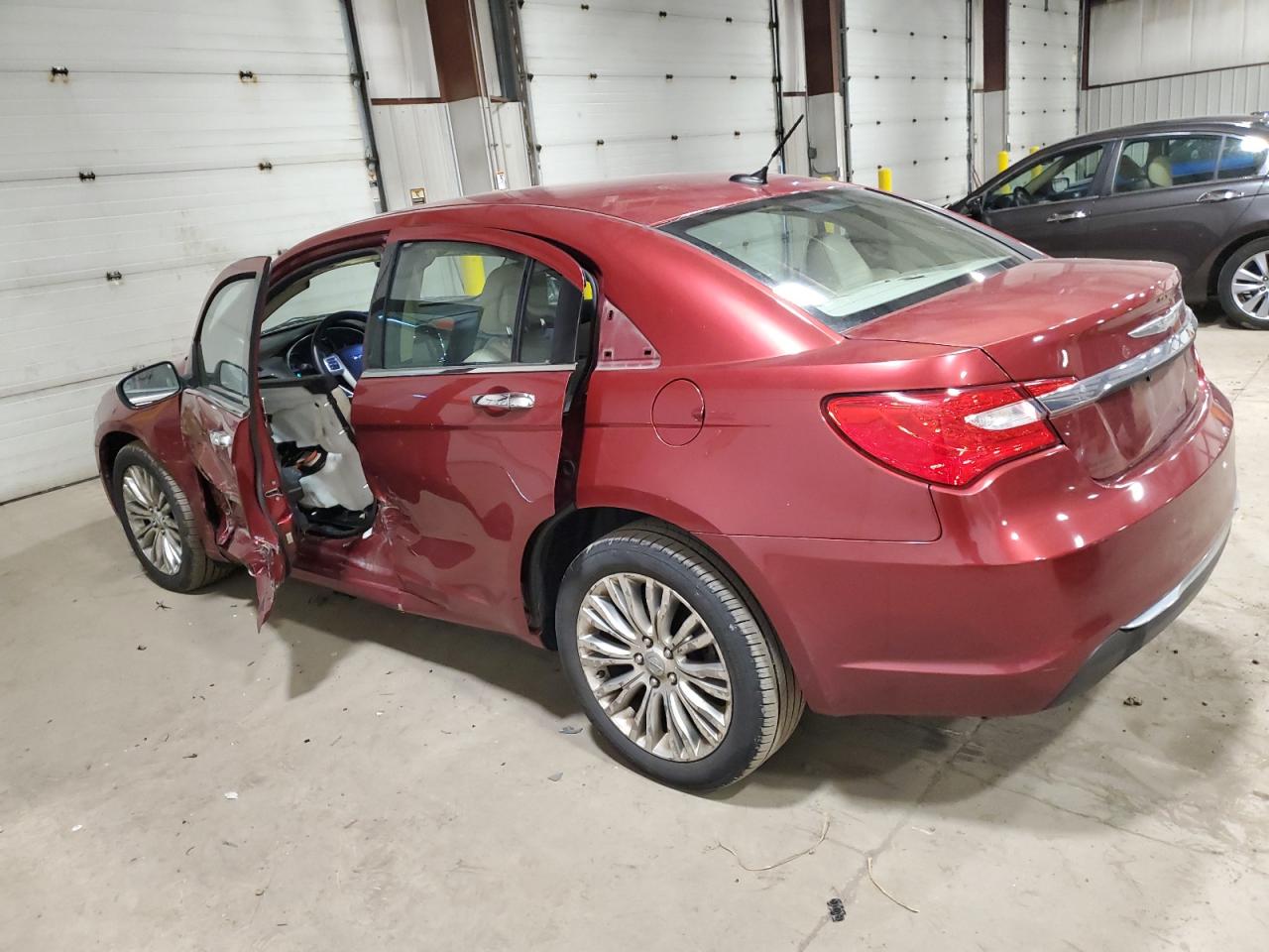 Изображение 2 2011 CHRYSLER 200 LIMITED 2011 с VIN 1C3BC2FG9BN570251