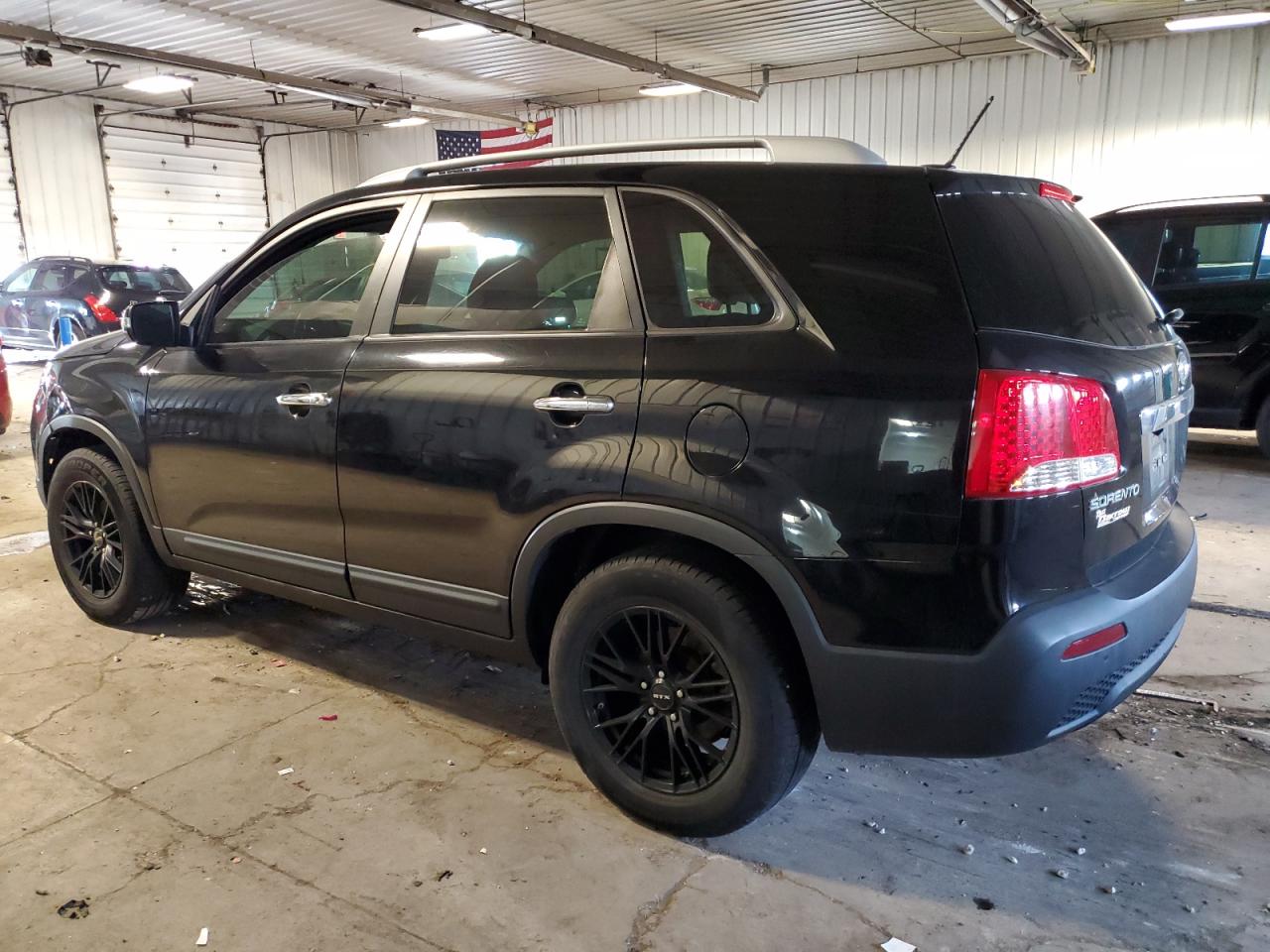 Изображение 2 2011 KIA SORENTO BASE 2011 с VIN 5XYKT4A17BG186664
