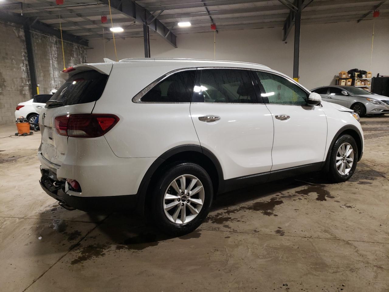 Image 3 of 2019 KIA SORENTO L 2019 with VIN 5XYPG4A36KG465213