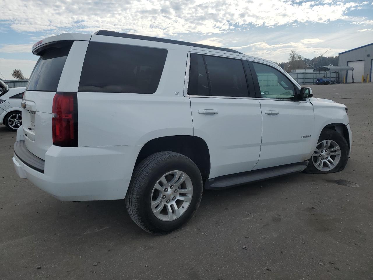 Изображение 3 2016 CHEVROLET TAHOE K1500 LT 2016 с VIN 1GNSKBKC0GR445857