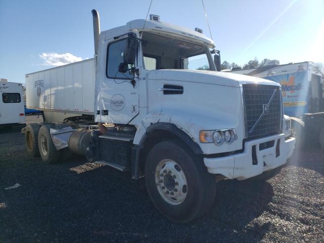 Изображение 2020 VOLVO VHD  2020