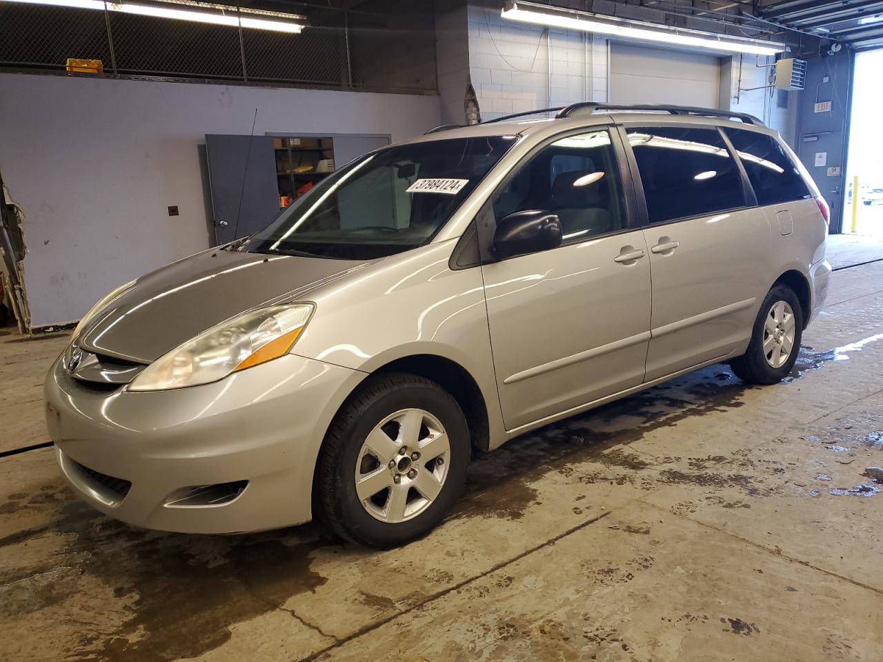 Image 1 of 2007 TOYOTA SIENNA CE 2007 with VIN 5TDZK23C57S077912