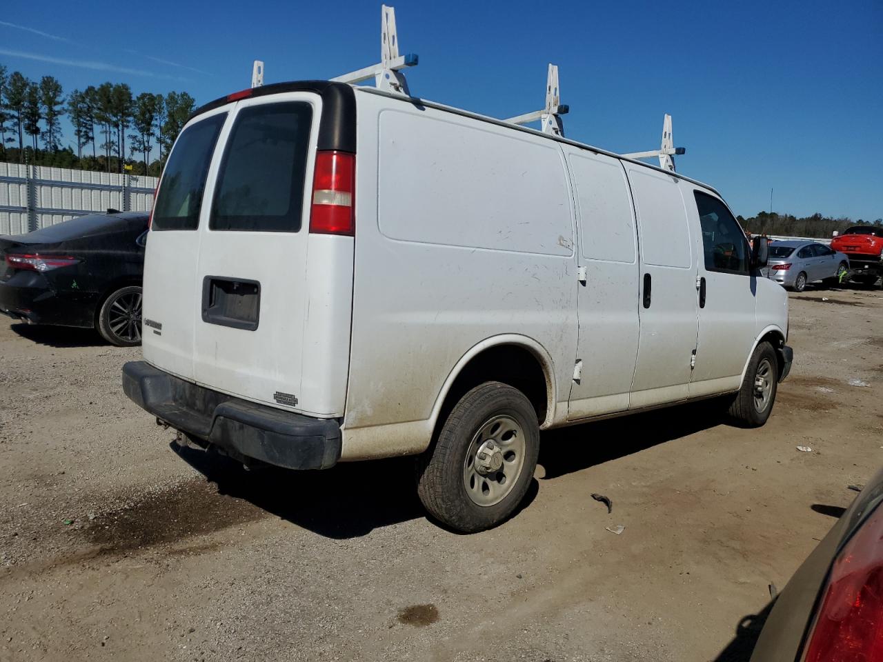 Изображение 3 2011 CHEVROLET EXPRESS G1500  2011 с VIN 1GCSGAFX8B1118616