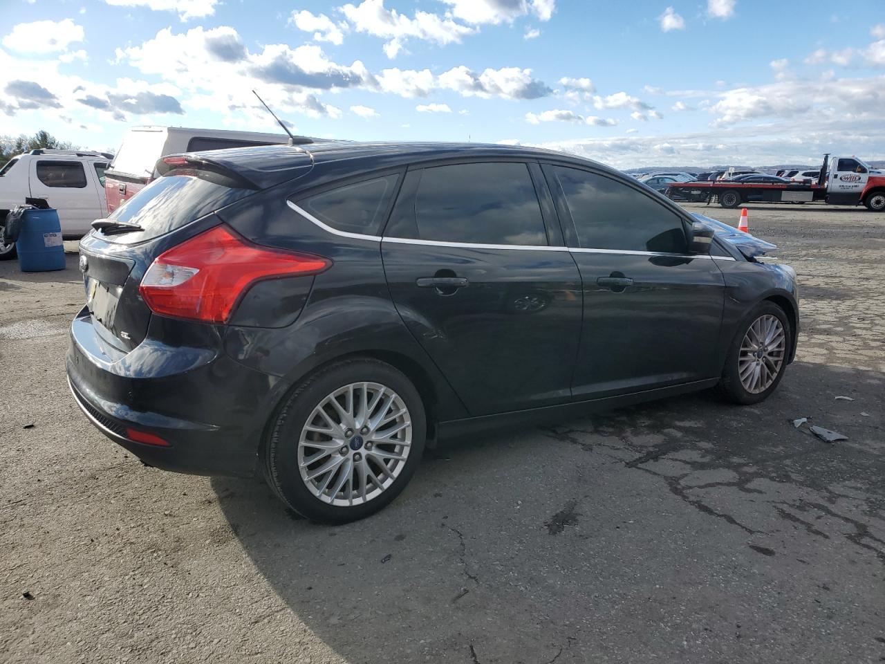 Image 3 of 2012 FORD FOCUS SEL 2012 with VIN 1FAHP3M2XCL426248