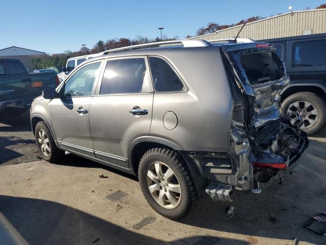 Image 2 of 2013 KIA SORENTO LX 2013 with VIN 5XYKTDA22DG403887