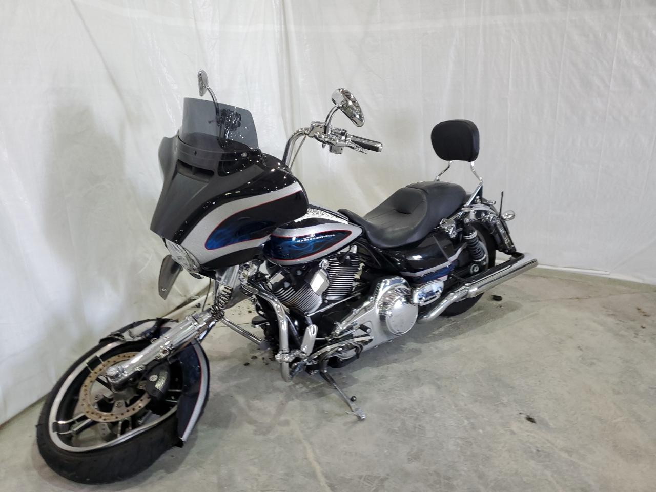 Obraz 2 z Harley-Davidson Flhxs Street Glide Special 2014 z VIN 1HD1KRM18EB629828