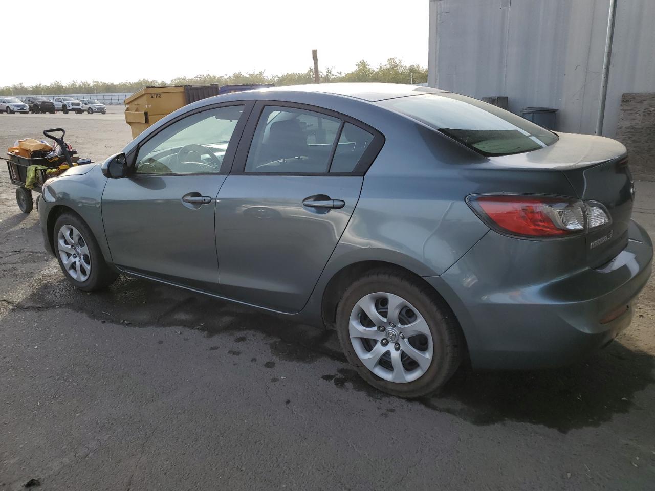 Изображение 2 2013 MAZDA 3 I 2013 с VIN JM1BL1UP2D1800358