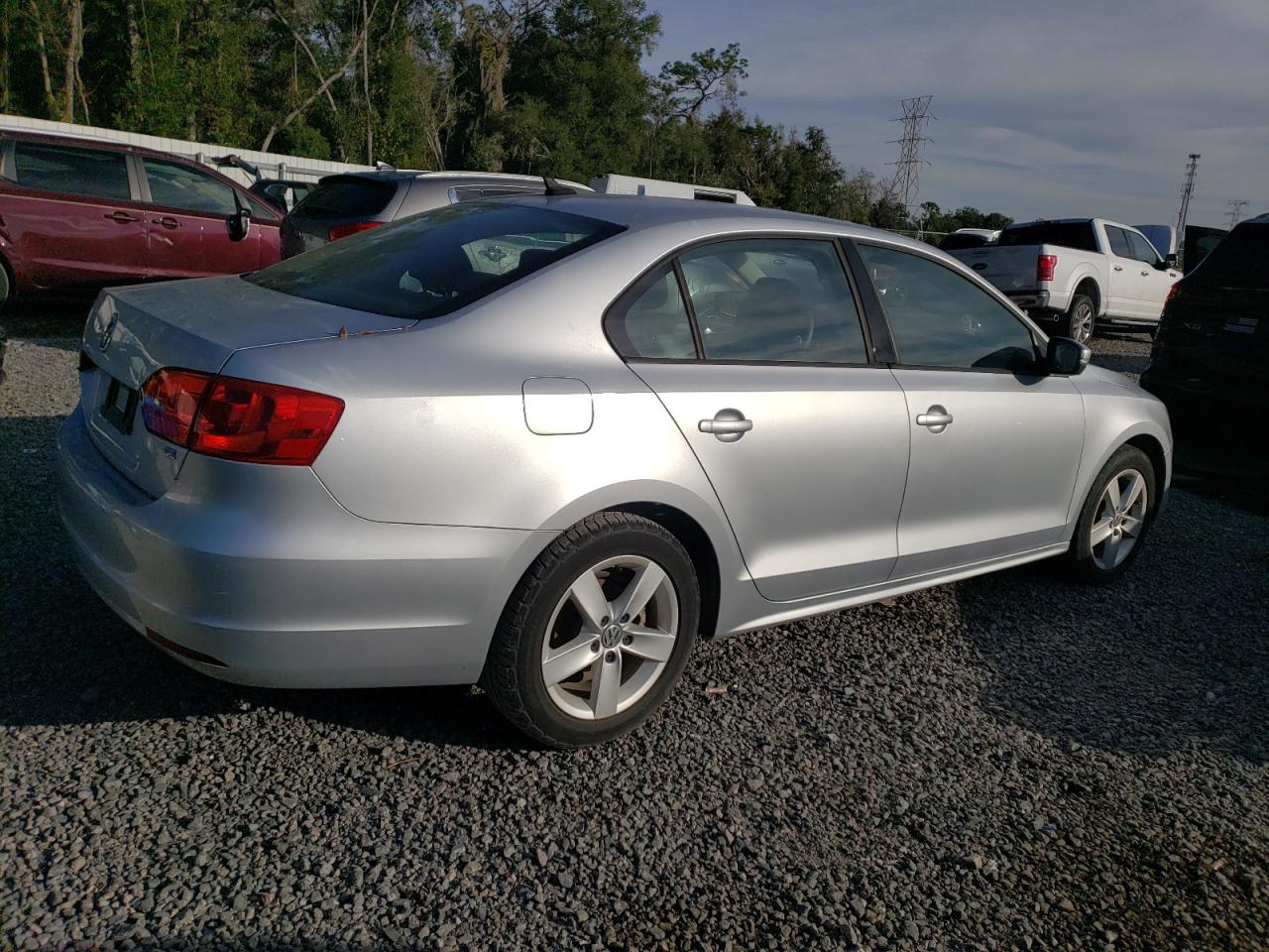 Image 3 of 2014 VOLKSWAGEN JETTA SE 2014 with VIN 3VWD17AJ9EM305383