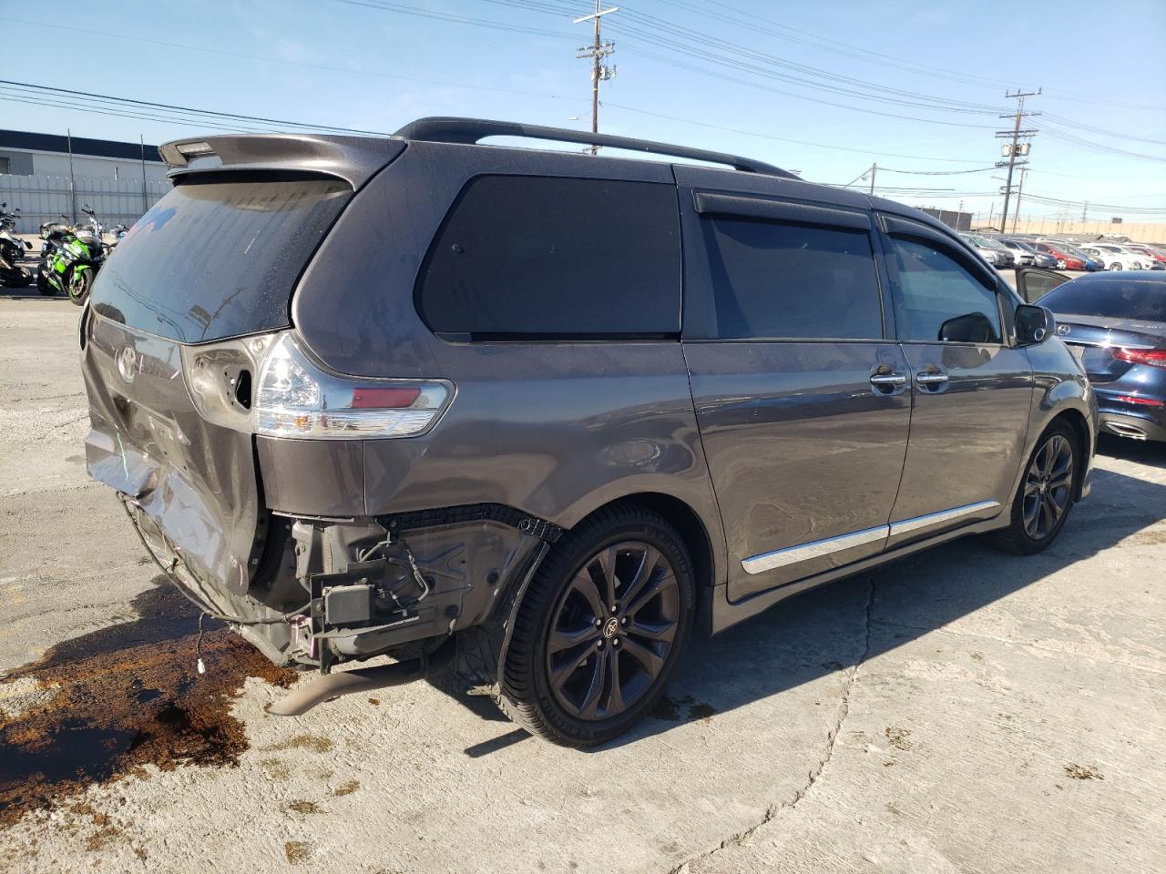 Image 3 of 2015 TOYOTA SIENNA SPORT 2015 with VIN 5TDXK3DC7FS602611