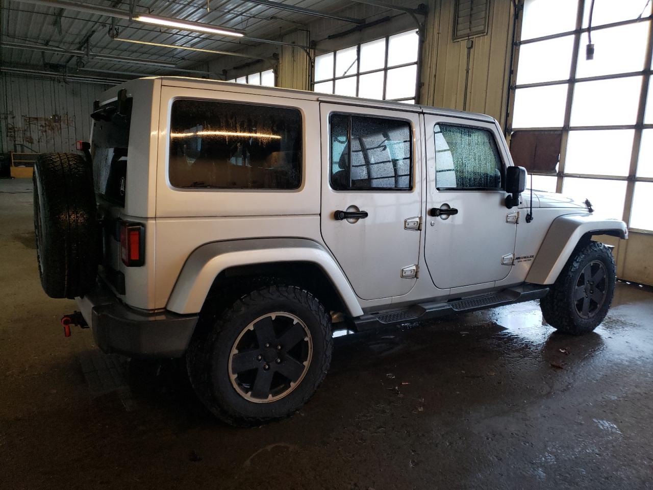Изображение 3 2012 JEEP WRANGLER UNLIMITED SAHARA 2012 с VIN 1C4BJWEG1CL268606