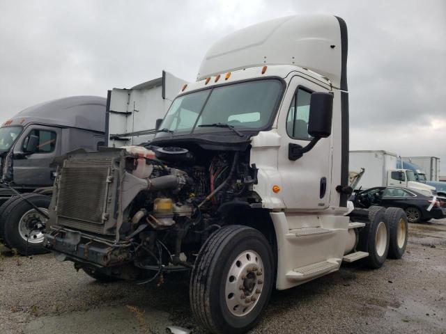 Image 2 of 2015 FREIGHTLINER CASCADIA 125  2015 with VIN 1FUJGED51FLGF3664