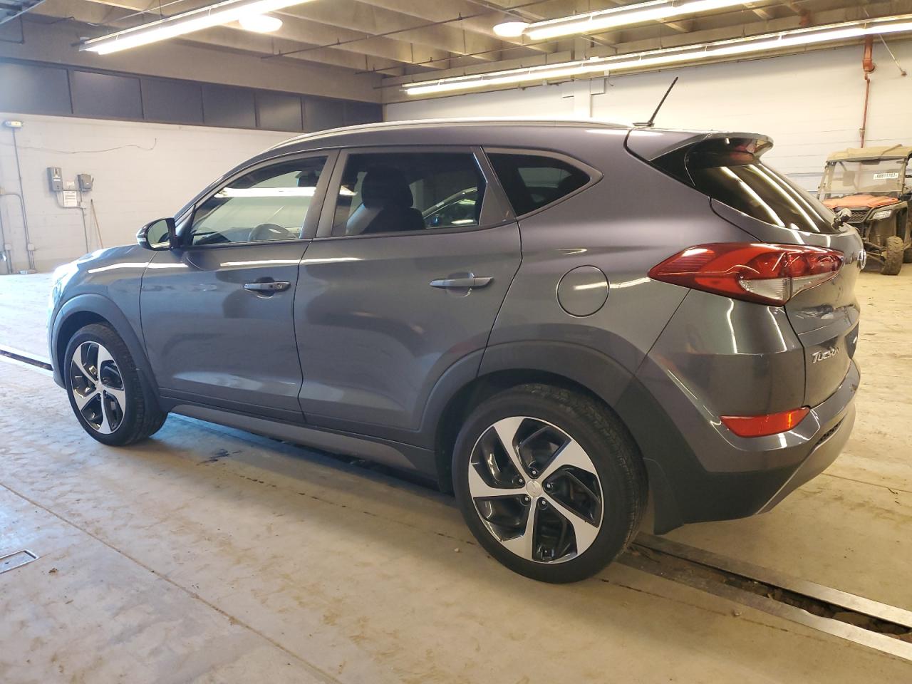 Obraz 2 z 2016 HYUNDAI TUCSON LIMITED 2016 z VIN KM8J3CA28GU199892