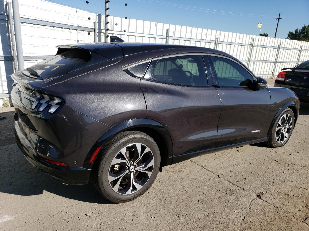 Image 3 of 2022 FORD MUSTANG MACH-E PREMIUM 2022 with VIN 3FMTK3SS9NMA01798