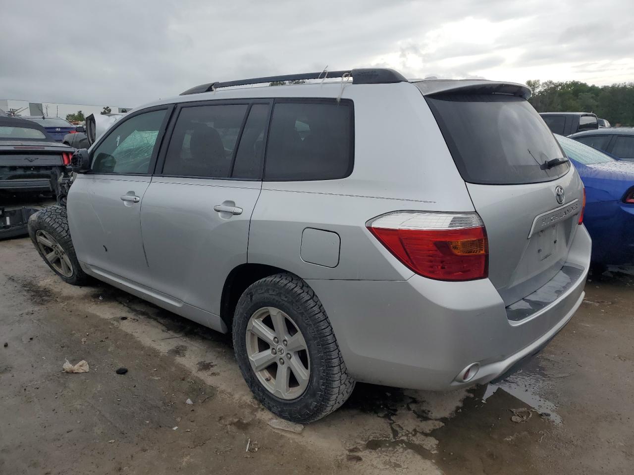 Image 2 of 2010 TOYOTA HIGHLANDER  2010 with VIN 5TDZK3EH7AS011268