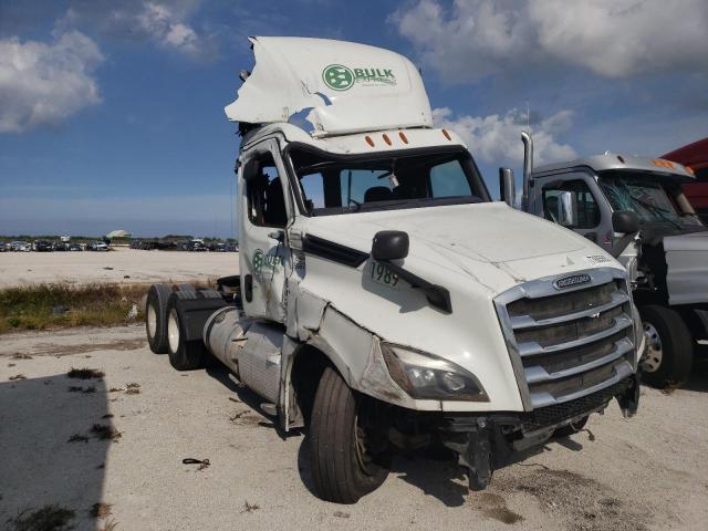Image 1 of 2019 FREIGHTLINER CASCADIA 126  2019 with VIN 1FUJHLDV7KLKW7957
