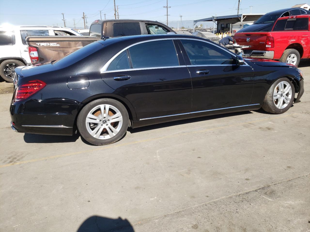 Obraz 3 z Mercedes-Benz S 560 4Matic 2018 z VIN WDDUG8GBXJA371400