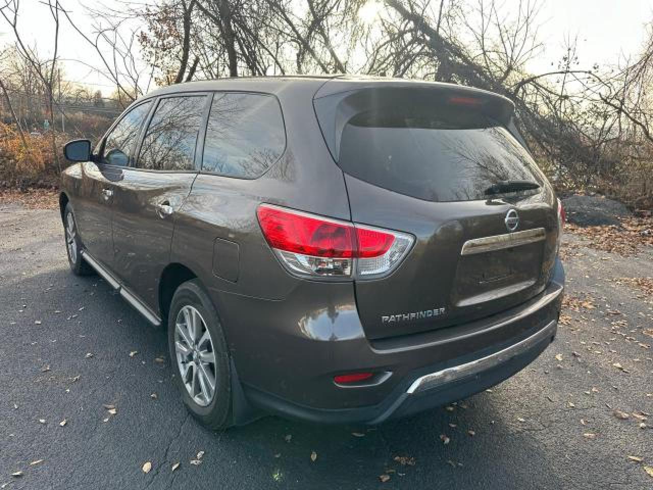 Obraz 3 z 2015 NISSAN PATHFINDER S 2015 z VIN 5N1AR2MN3FC626561