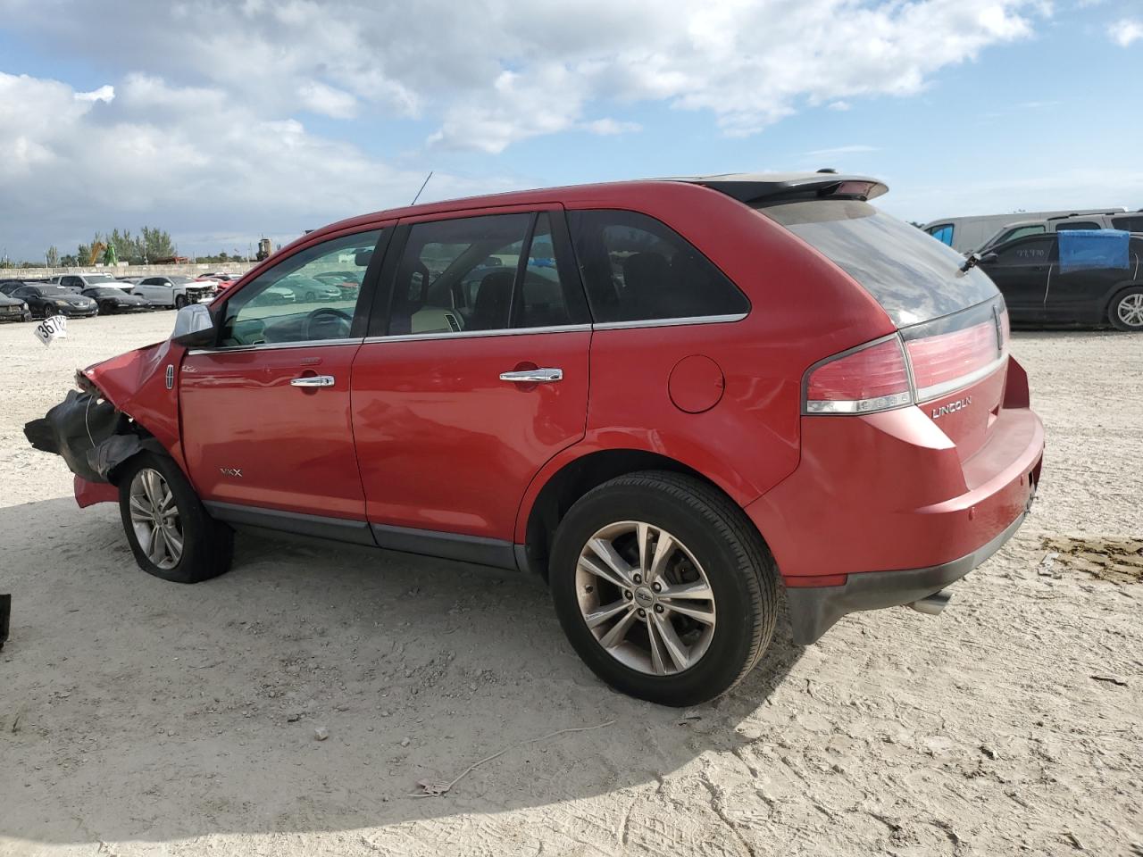 Obraz 2 z 2010 LINCOLN MKX  2010 z VIN 2LMDJ6JC5ABJ02825