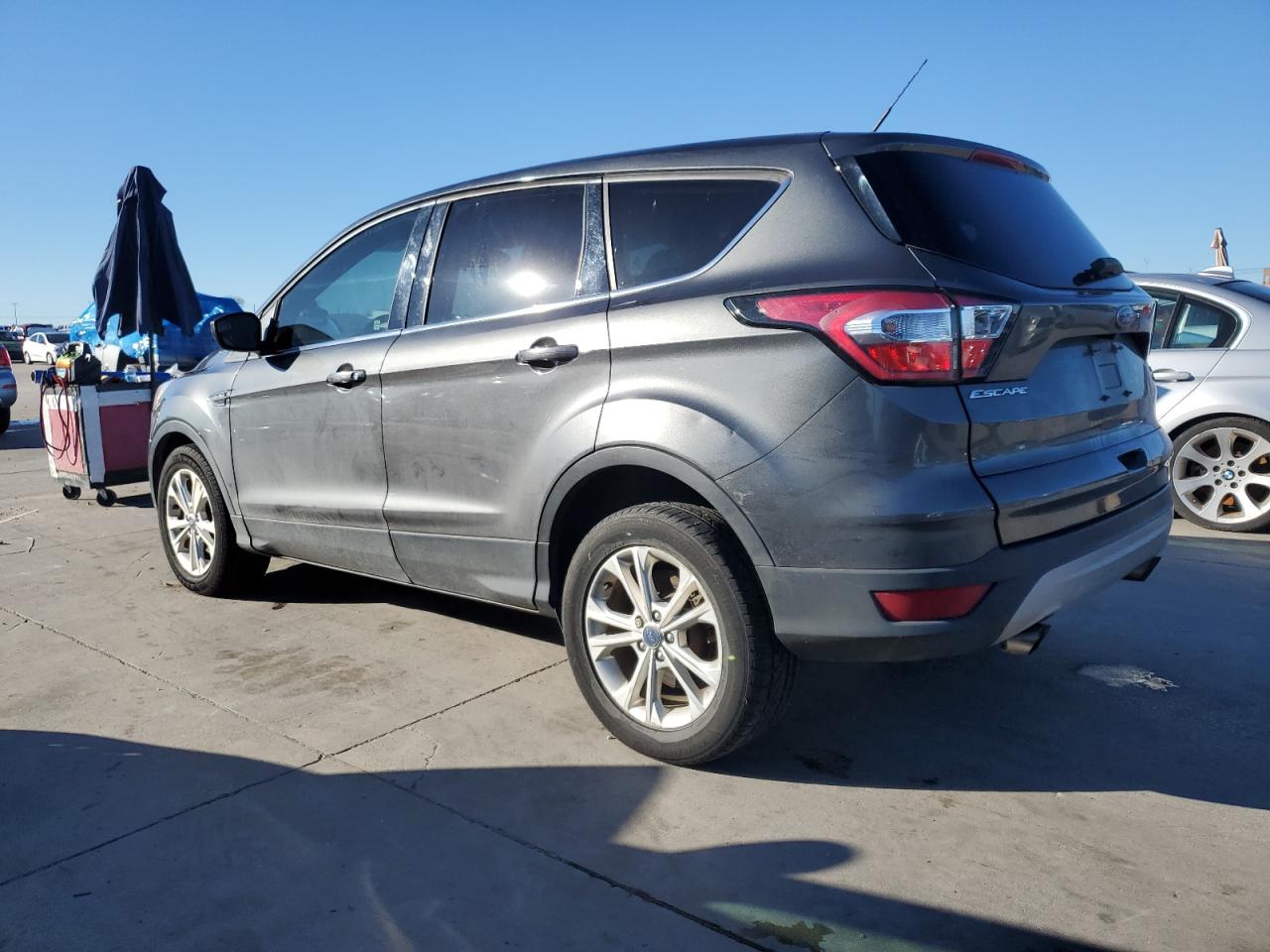 Image 2 of 2017 FORD ESCAPE SE 2017 with VIN 1FMCU0GD6HUE94147