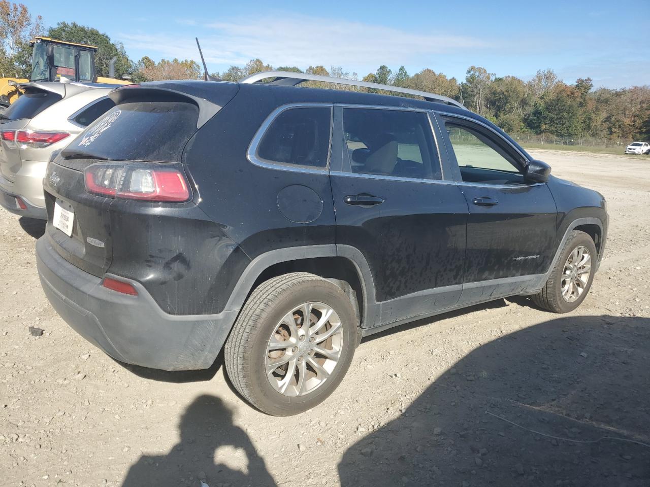 Image 3 of 2019 JEEP CHEROKEE LATITUDE 2019 with VIN 1C4PJLCB0KD242681