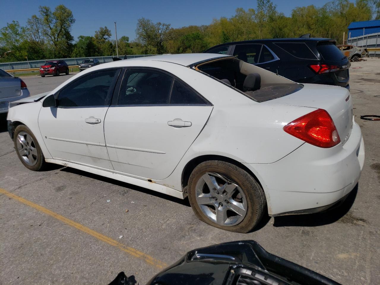 Image 2 of 2010 PONTIAC G6  2010 with VIN 1G2ZA5E05A4120546