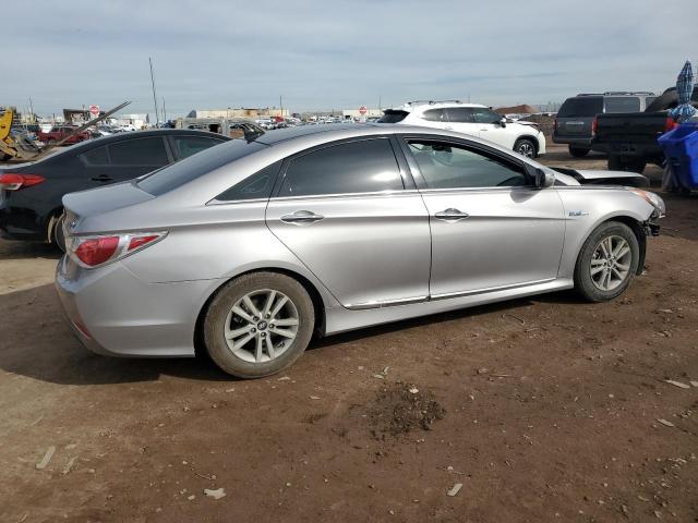Image 3 of 2012 HYUNDAI SONATA HYBRID 2012 with VIN KMHEC4A45CA057200