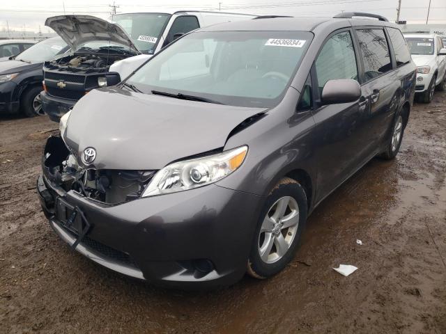 2014 TOYOTA SIENNA LE 2014 image