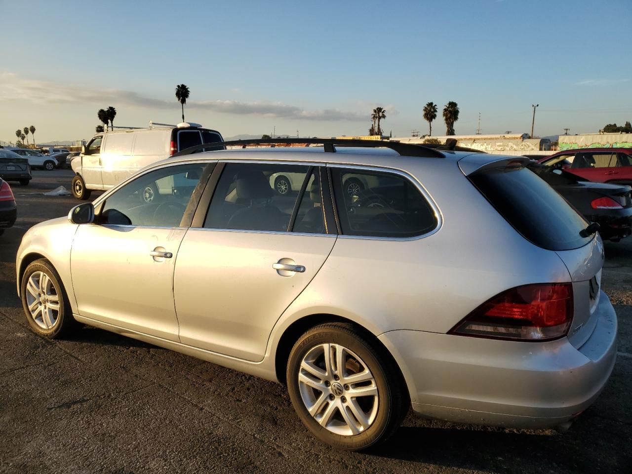Image 2 of 2013 VOLKSWAGEN JETTA TDI 2013 with VIN 3VWPL7AJ8DM695849