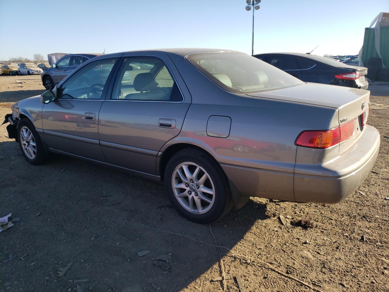 Obraz 2 z 2000 TOYOTA CAMRY LE 2000 z VIN 4T1BF28K1YU114582