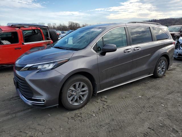 Image 1 of 2022 TOYOTA SIENNA XLE 2022 with VIN 5TDJSKFC2NS046154