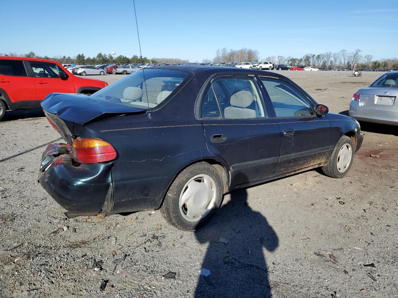 Image 3 of 1998 CHEVROLET GEO PRIZM BASE 1998 with VIN 1Y1SK5285WZ421649