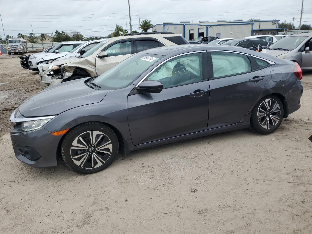Obraz 1 z 2016 HONDA CIVIC EX 2016 z VIN 2HGFC1F33GH658914