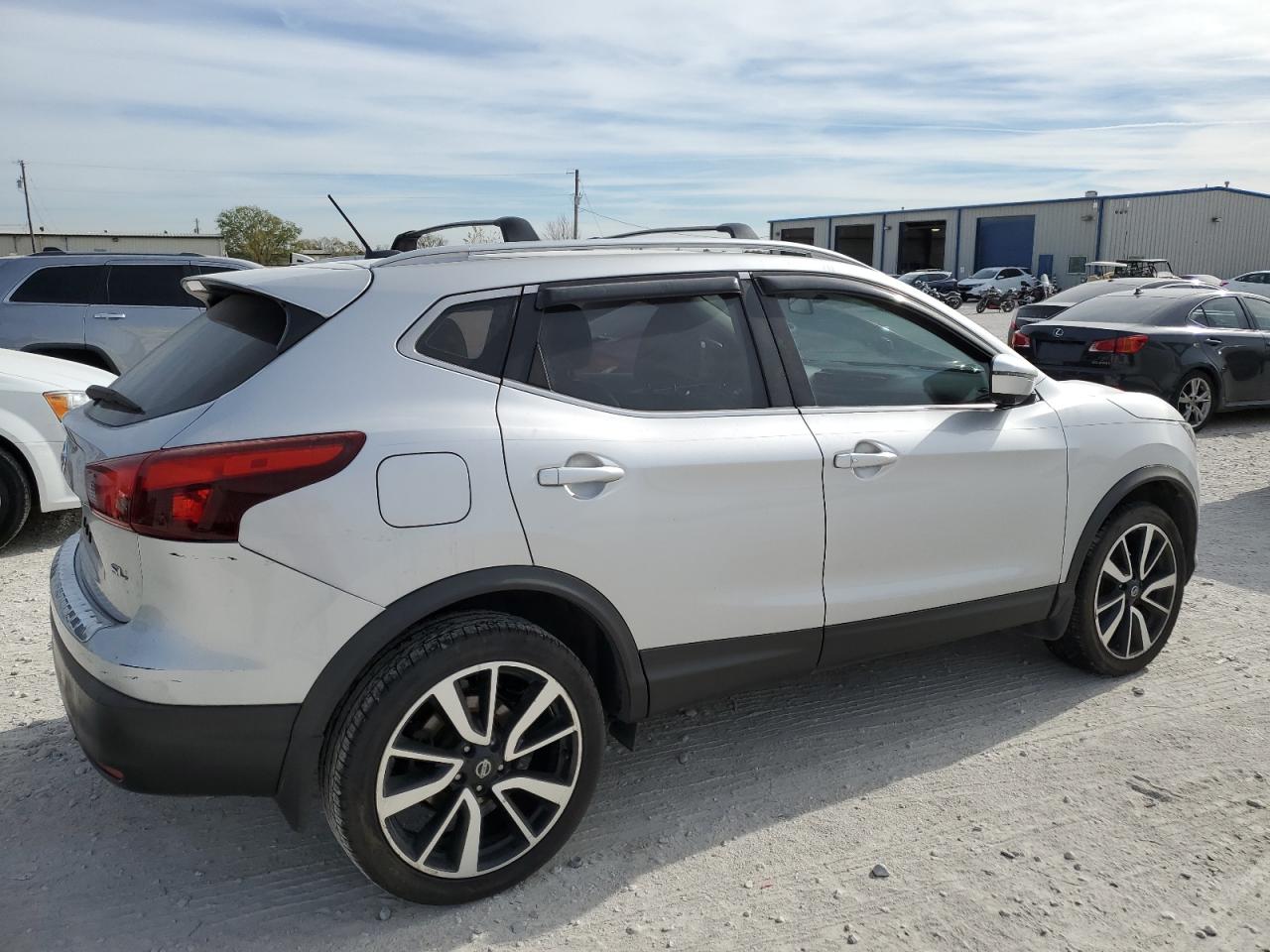 Obraz 3 z 2017 NISSAN ROGUE SPORT S 2017 z VIN JN1BJ1CP4HW023426