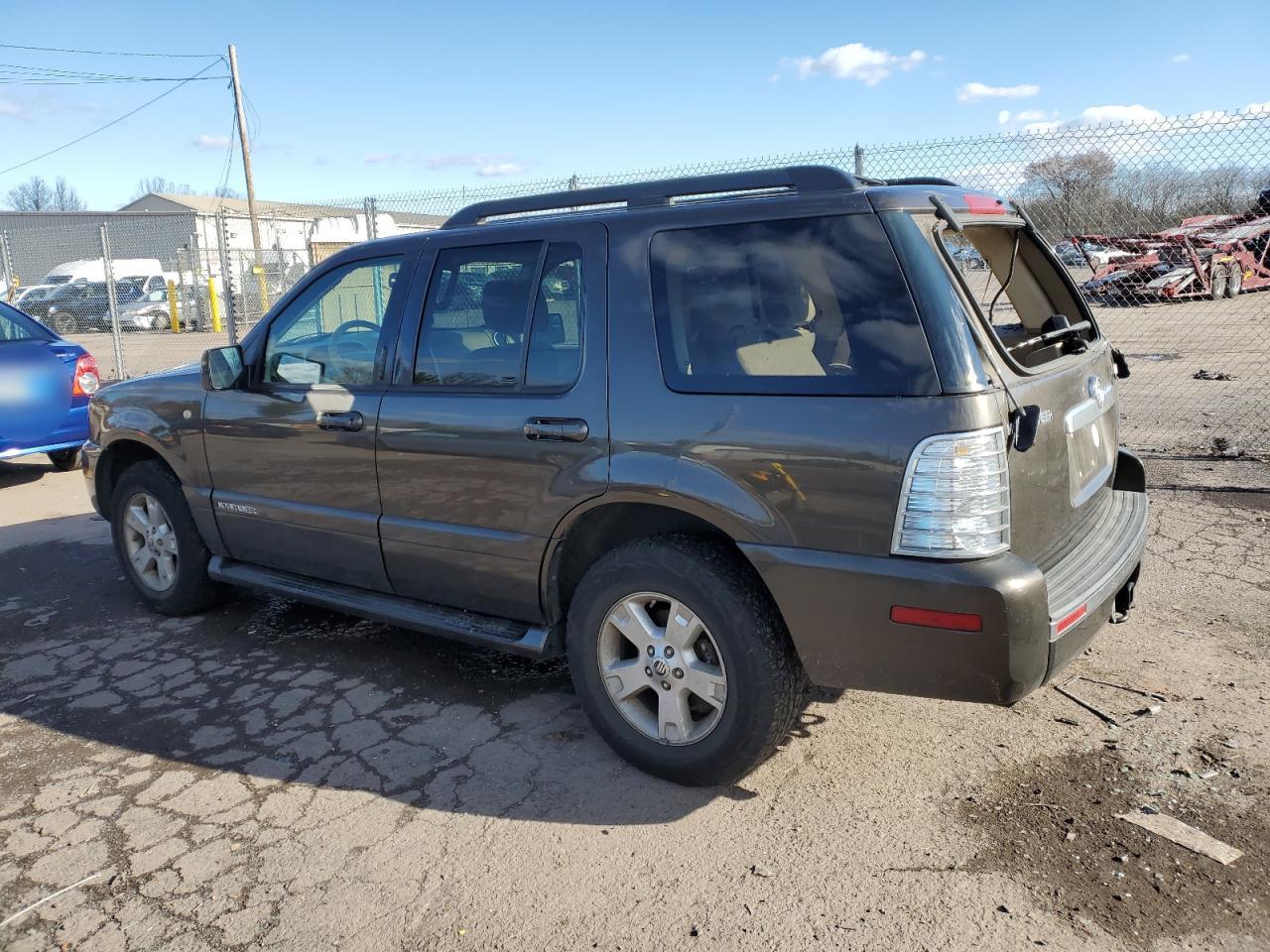 Obraz 2 z Mercury Mountaineer Luxury 2008 z VIN 4M2EU47E08UJ07597