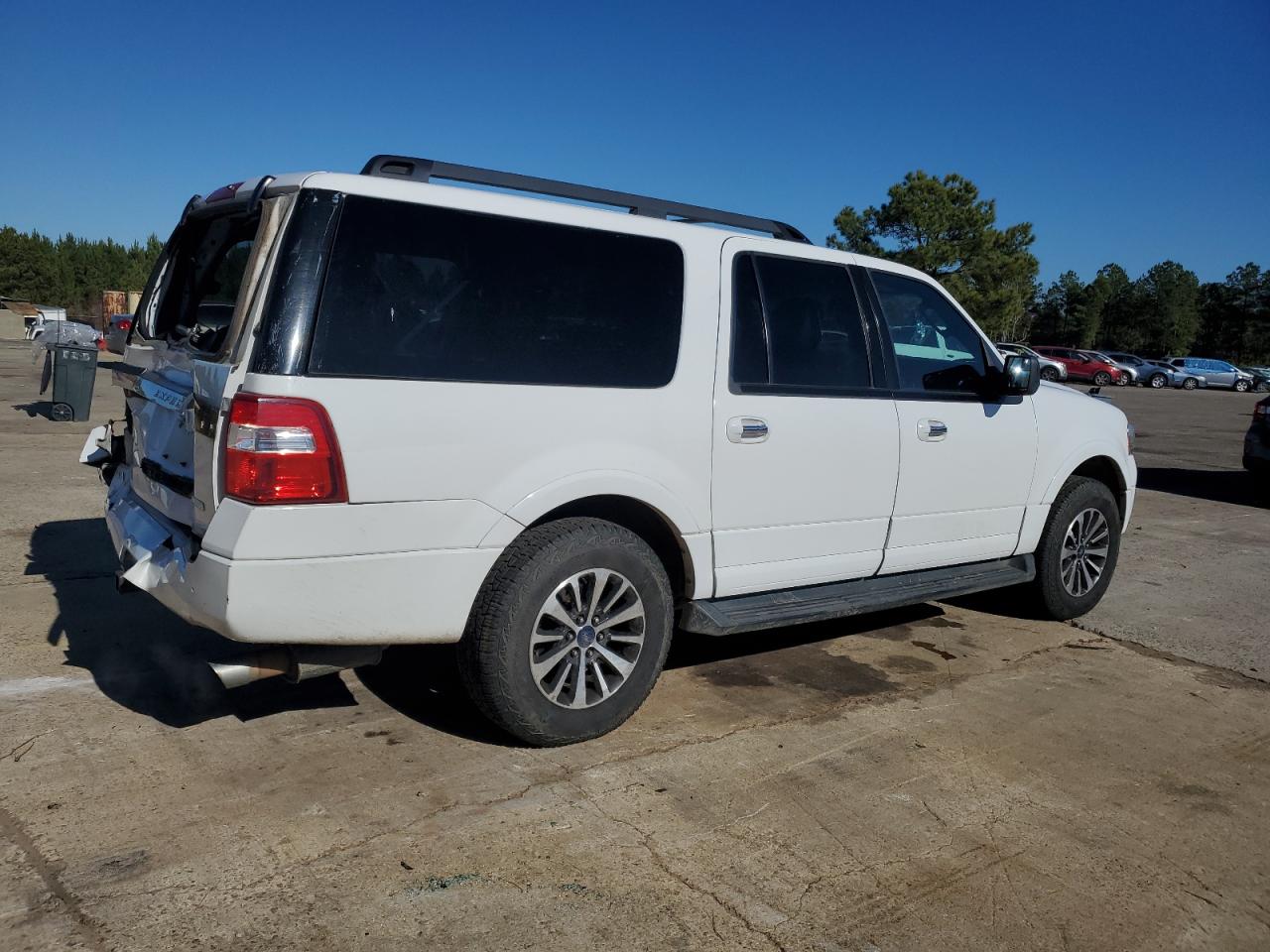 Изображение 3 2015 FORD EXPEDITION EL XLT 2015 с VIN 1FMJK1HTXFEF38246