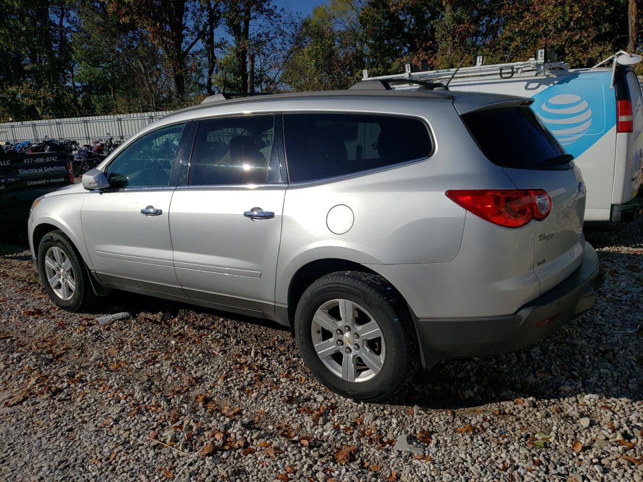 Image 2 of 2011 CHEVROLET TRAVERSE LT 2011 with VIN 1GNKVGED1BJ347355
