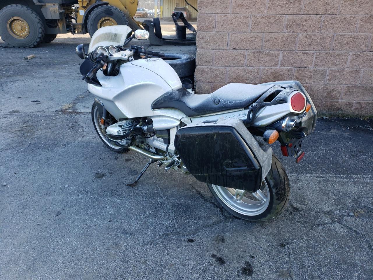 Image 3 of 2002 BMW R1100 S 2002 with VIN WB10432A72ZB52335