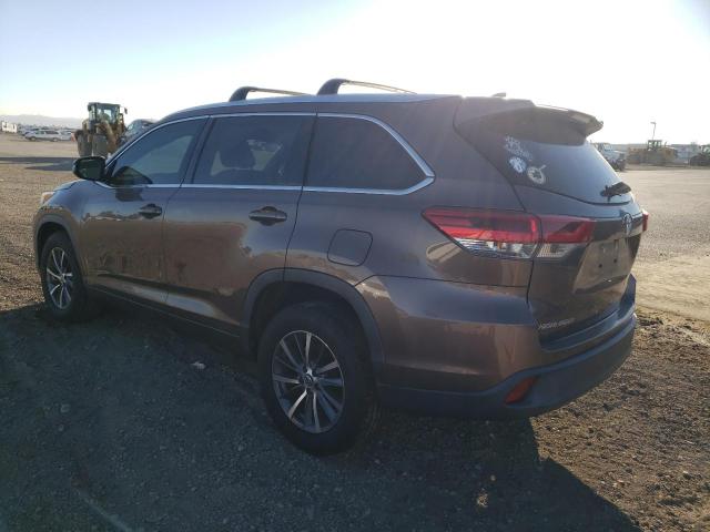 Image 2 of 2018 TOYOTA HIGHLANDER SE 2018 with VIN 5TDKZRFH6JS265763
