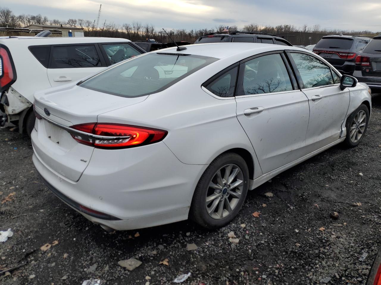 Obraz 3 z 2017 FORD FUSION SE 2017 z VIN 3FA6P0H7XHR352771
