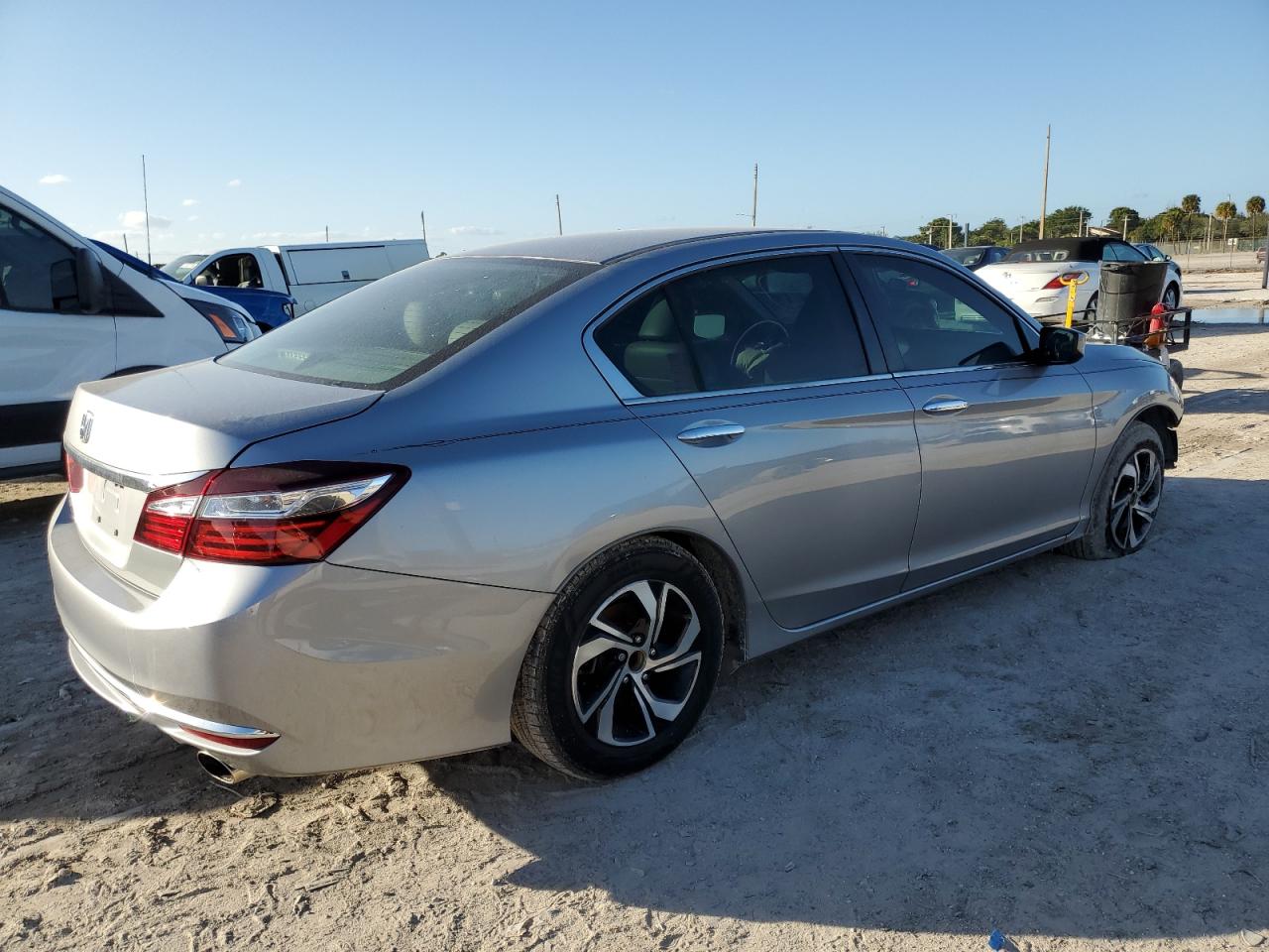 Obraz 3 z 2016 HONDA ACCORD LX 2016 z VIN 1HGCR2F36GA203464