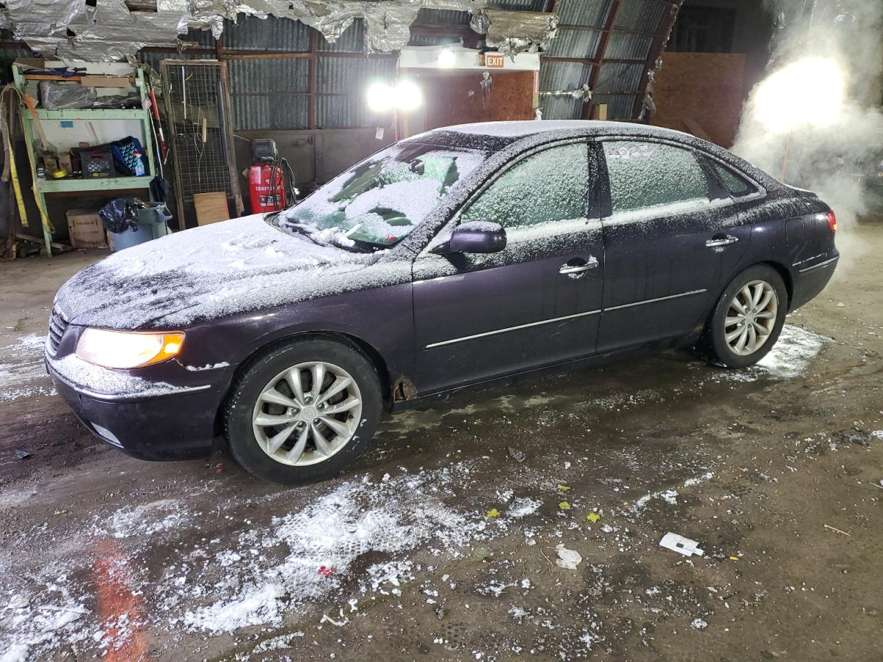 Image 1 of 2006 HYUNDAI AZERA SE 2006 with VIN KMHFC46F26A124757