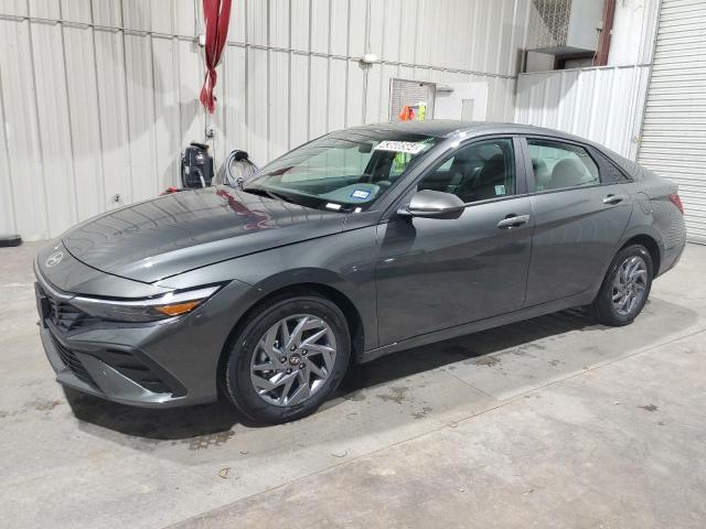 Obraz 1 z 2024 HYUNDAI ELANTRA SEL 2024 z VIN KMHLM4DG6RU671349