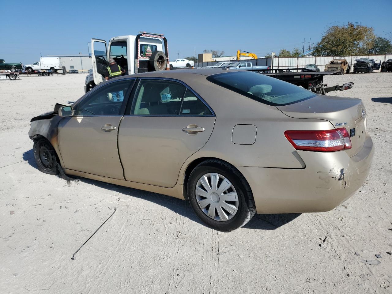 Image 2 of 2011 TOYOTA CAMRY BASE 2011 with VIN 4T1BF3EK8BU615194