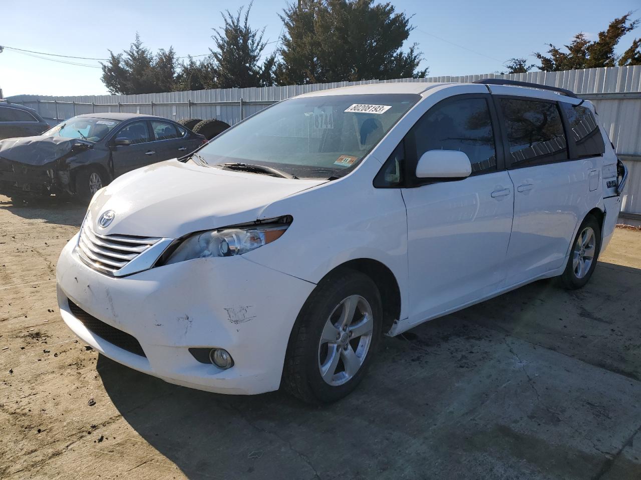 Image 1 of 2016 TOYOTA SIENNA LE 2016 with VIN 5TDKK3DC6GS729359