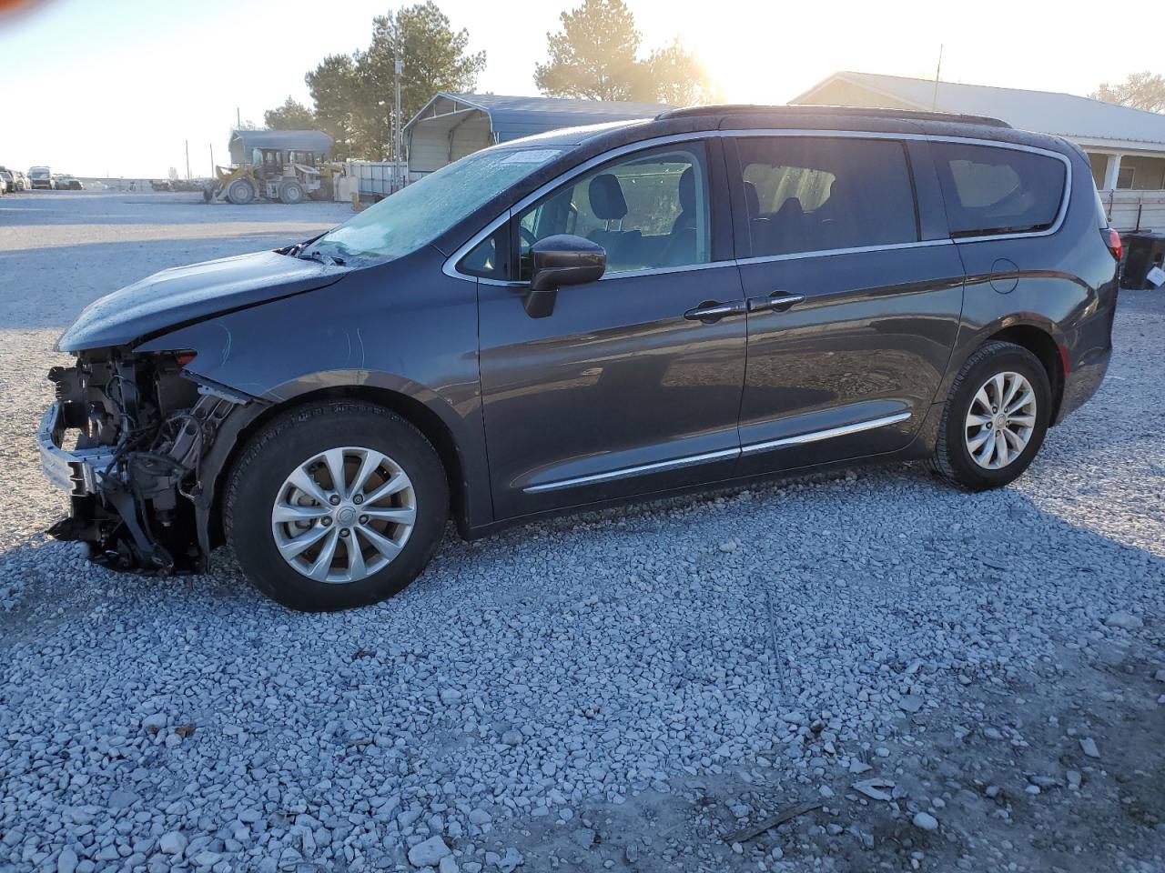 Image 1 of 2017 CHRYSLER PACIFICA TOURING L 2017 with VIN 2C4RC1BG9HR598430