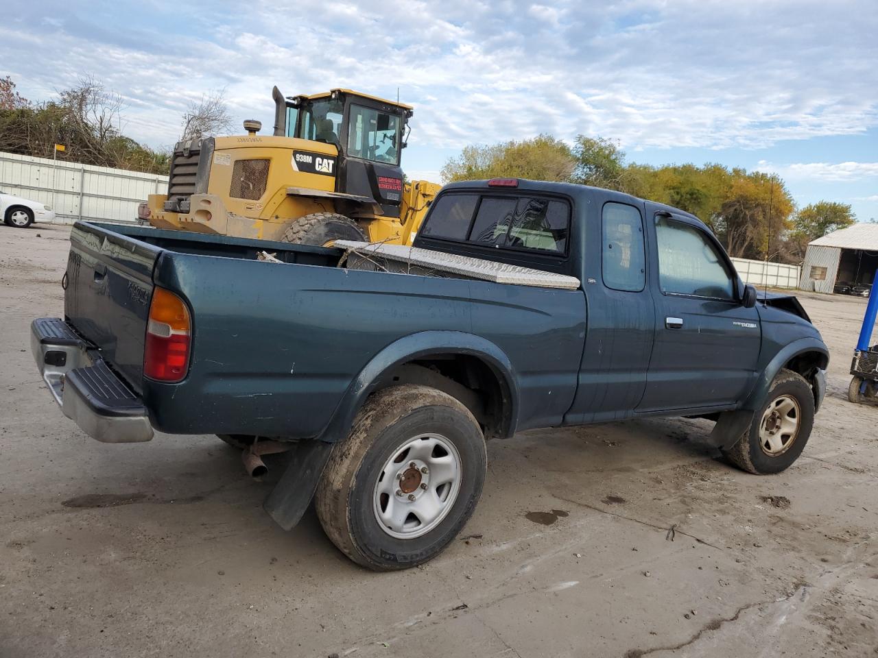 Image 3 of 1998 TOYOTA TACOMA XTRACAB PRERUNNER 1998 with VIN 4TASM92N1WZ138298