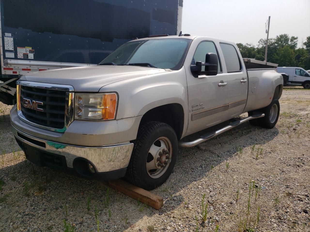 Image 1 of 2008 GMC SIERRA K3500 2008 with VIN 1GTJK33658F211039