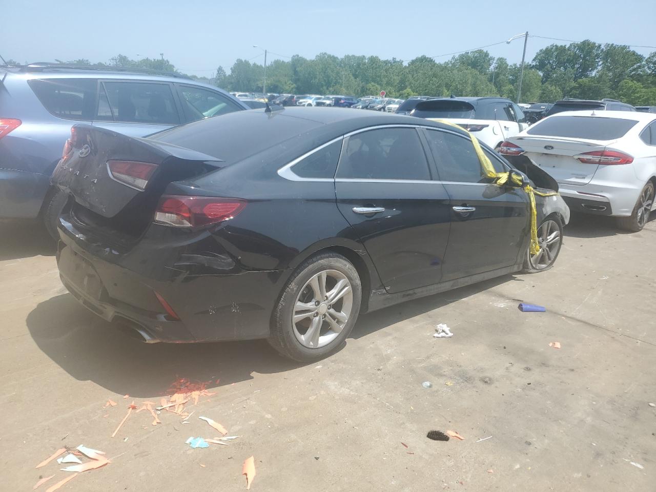 Image 3 of Hyundai Sonata Limited 2019 with VIN 5NPE34AF6KH772922