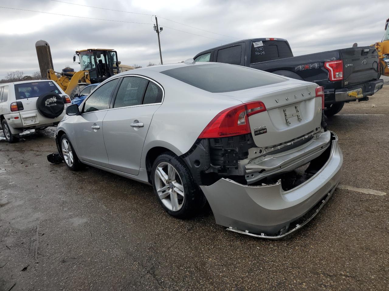 Image 2 of 2015 VOLVO S60 PREMIER 2015 with VIN YV140MFB2F1314831