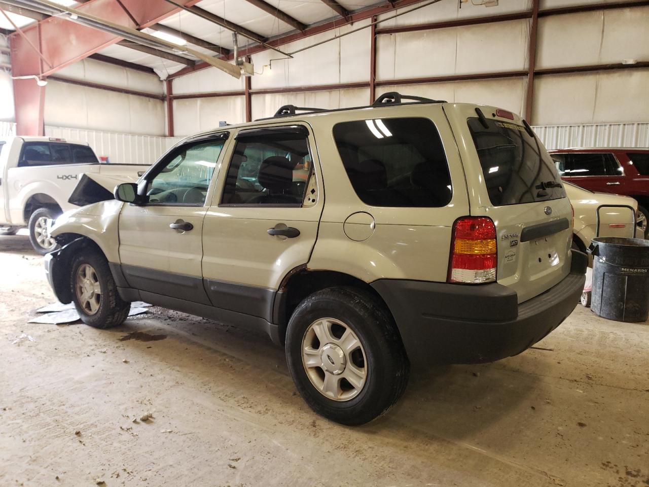 Image 2 of 2004 FORD ESCAPE XLT 2004 with VIN 1FMYU93134KA56195